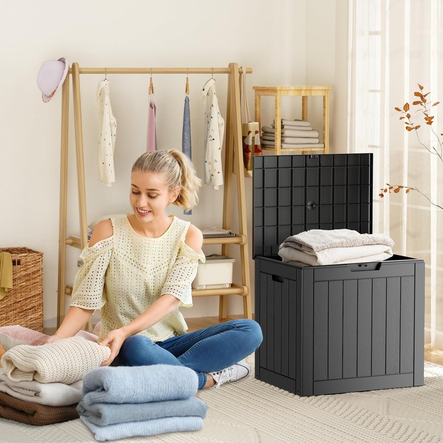 31 Gallon Resin Deck Box, Lockable Patio Outdoor Storage Box for Furniture, Garden Tools and Tools Storage, Waterproof Outside Storage Boxes - Black